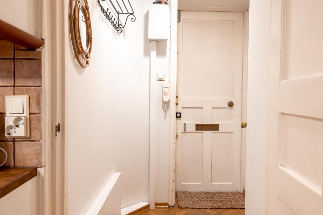 2Ndhomes Cozy & Compact Top Floor Studio In Erottaja Helsinki Dış mekan fotoğraf